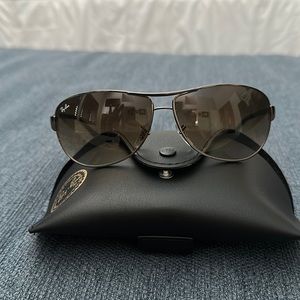 Ray-Ban aviators like new